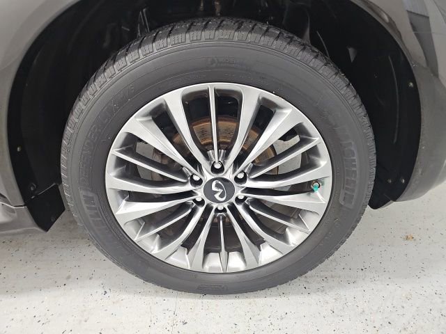 Used 2018 INFINITI QX80 4WD w/ Deluxe Technology Package image 8