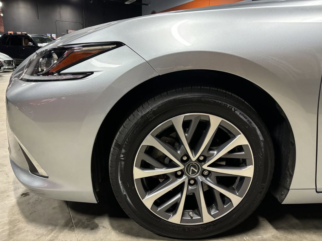 Used 2022 Lexus ES 300h w/ Premium Package FWD image 19