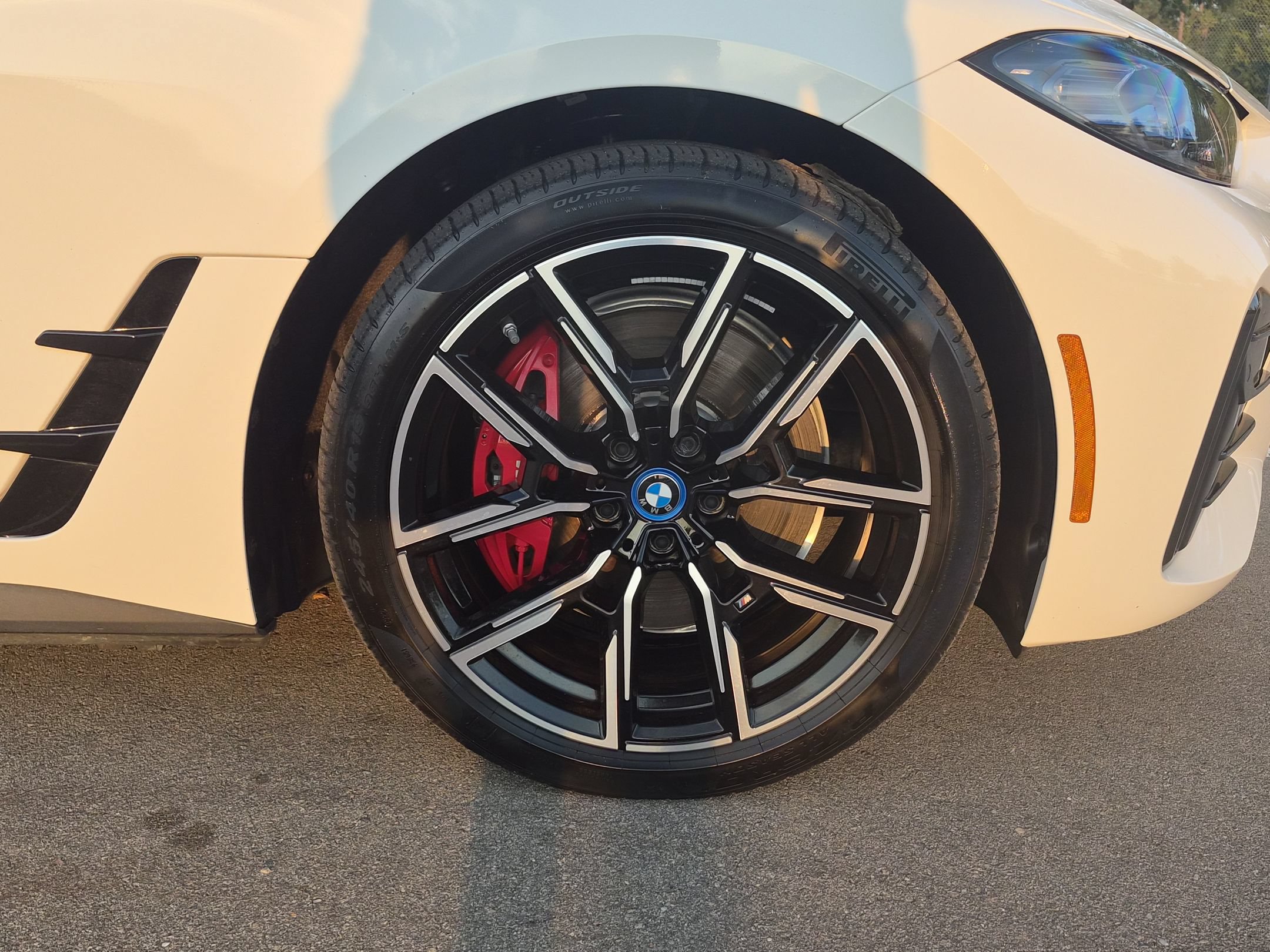Used 2023 BMW i4 eDrive40 w/ M Sport Package RWD image 11