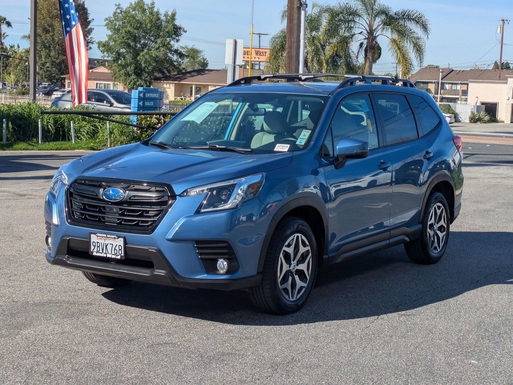 Used 2022 Subaru Forester Premium image 3