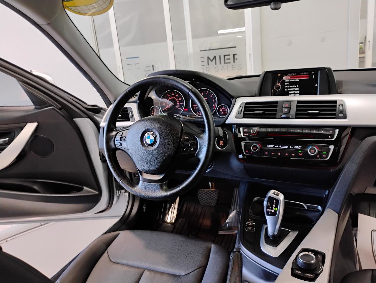Used 2017 BMW 320i Sedan image 35