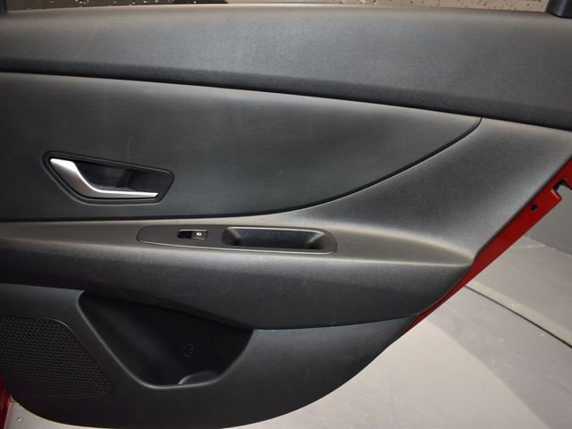 Used 2023 Hyundai Elantra SEL image 15