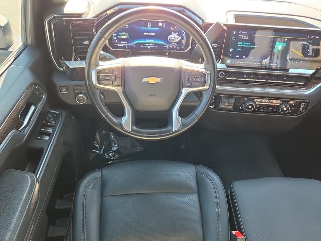 Used 2025 Chevrolet Silverado 2500 LT w/ Convenience Package AWD/4WD image 14