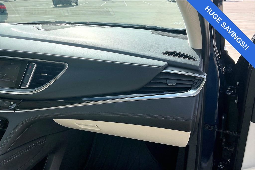 Used 2023 Buick Enclave Avenir w/ Avenir Technology Package image 21