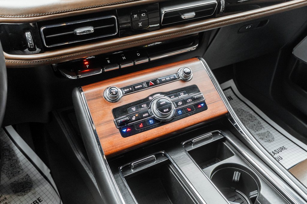 Used 2021 Lincoln Aviator Reserve w/ Equipment Group 202A image 22