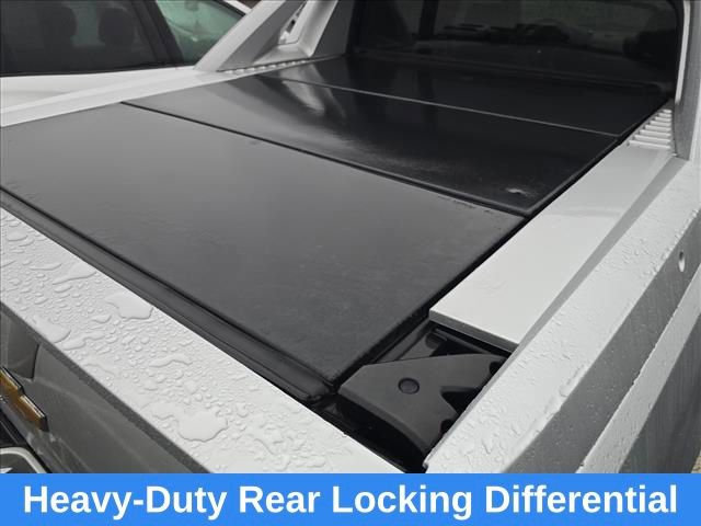 Used 2013 Chevrolet Avalanche LTZ image 19