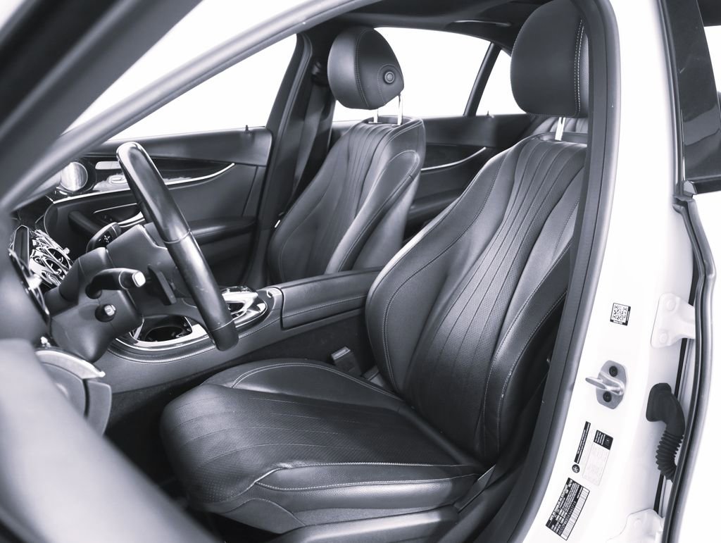 Certified 2019 Mercedes-Benz E 300 4MATIC image 30