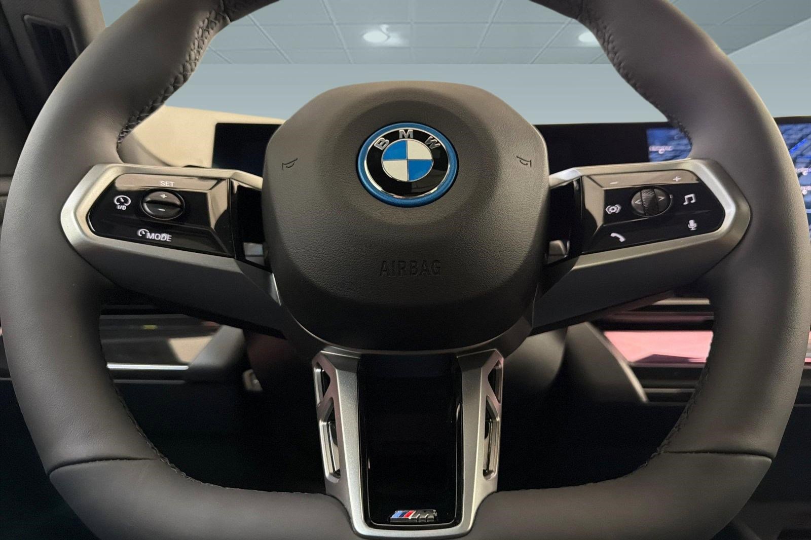 New 2026 BMW i5 eDrive40 w/ M Sport Package AWD/4WD image 16