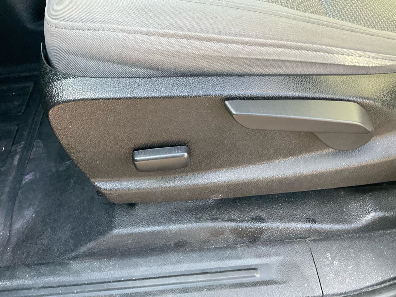 Used 2019 Chevrolet Colorado W/T RWD image 26