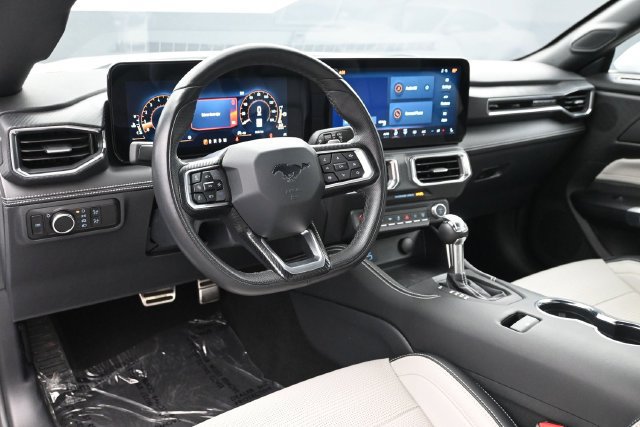 Used 2025 Ford Mustang GT Premium RWD image 15