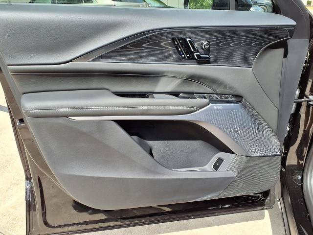 New 2026 Cadillac Lyriq Signature Luxury AWD/4WD image 15