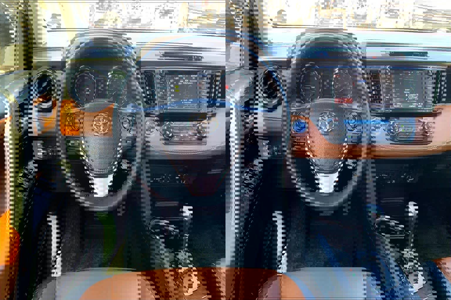 Used 2017 Toyota RAV4 Limited w/ Advanced Technology Package image 5