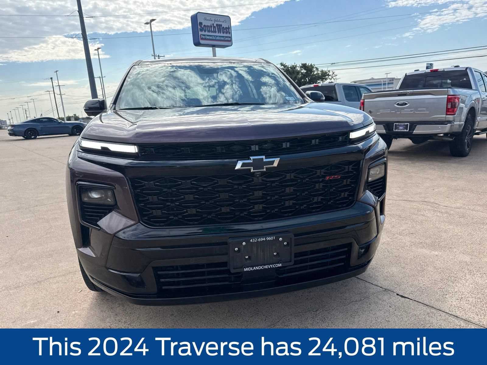 Used 2024 Chevrolet Traverse RS FWD video 2