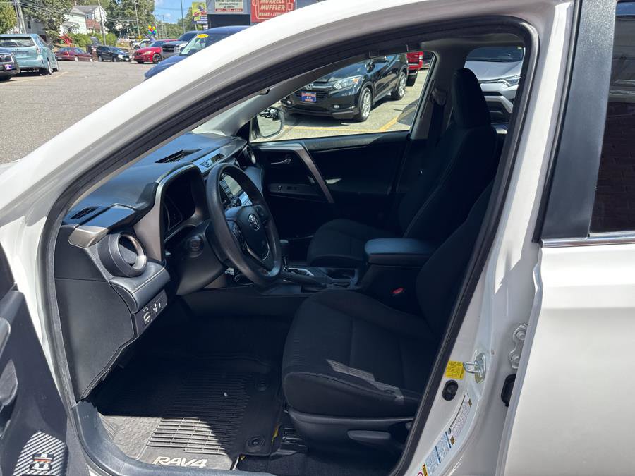Used 2015 Toyota RAV4 XLE image 16