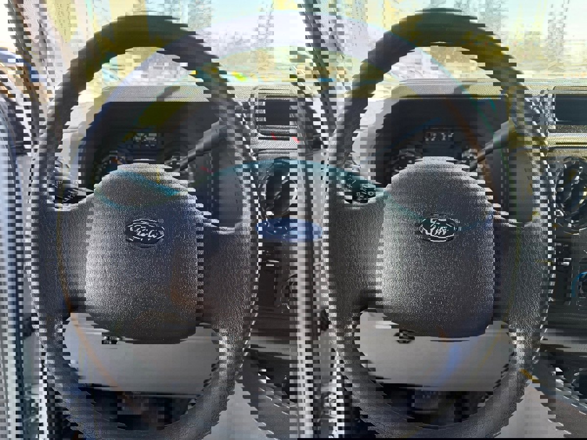 Used 2018 Ford E-450 and Econoline 450 Super Duty w/ Power Windows & Locks Group RWD image 13