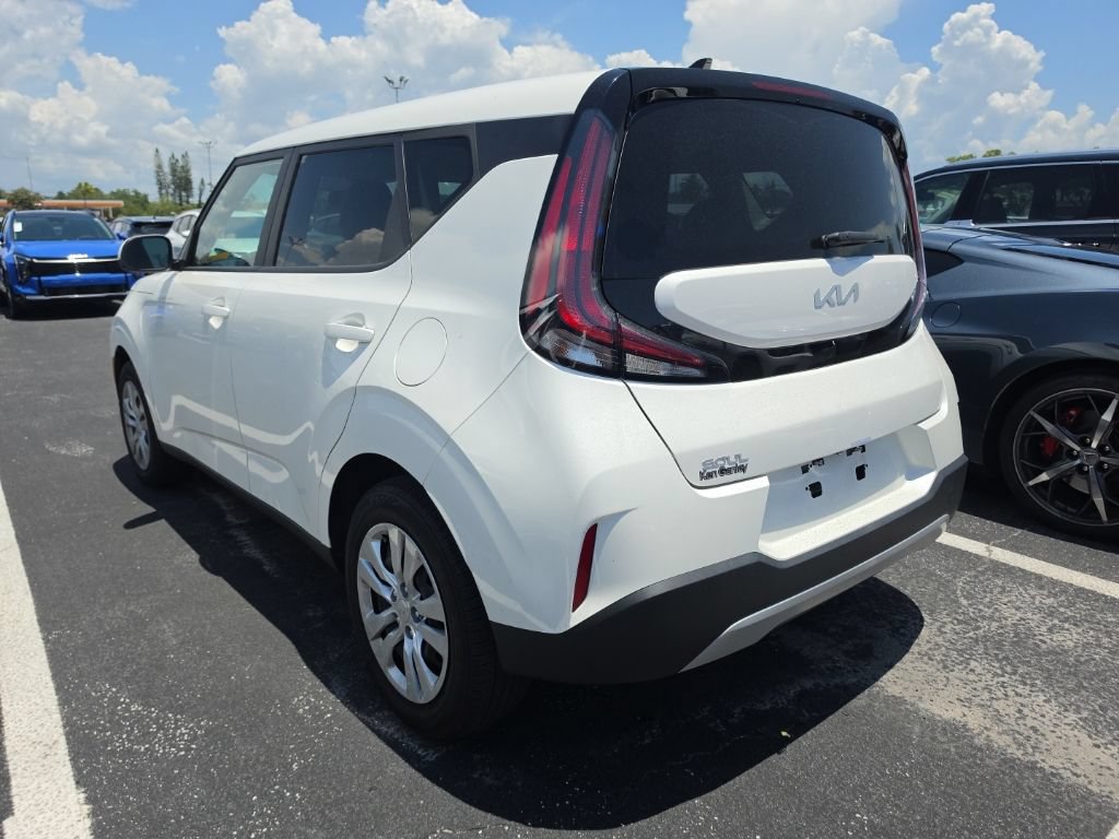Certified 2024 Kia Soul LX FWD image 14