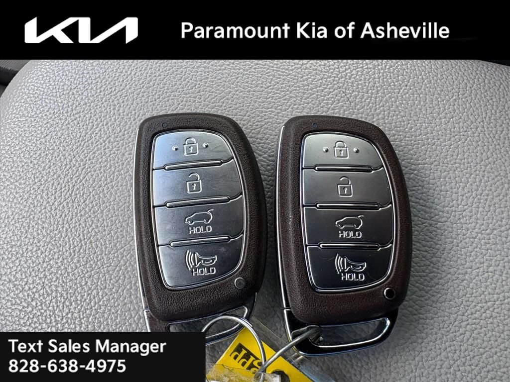 Used 2022 Hyundai Ioniq SE FWD image 28