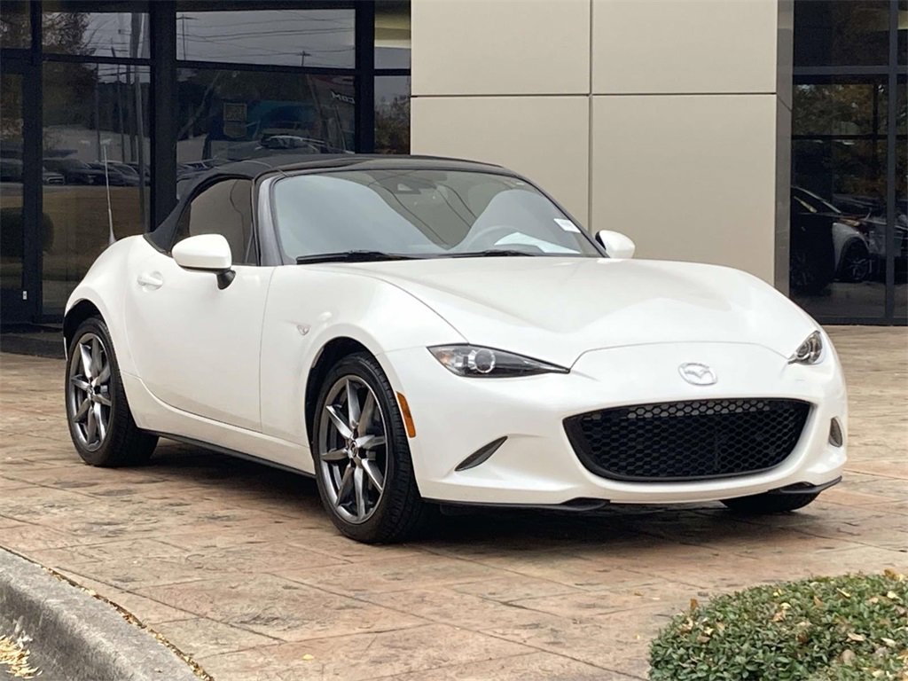 Used 2022 MAZDA MX-5 Miata Grand Touring image 2