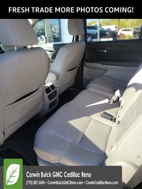 Used 2021 Honda Pilot Touring image 9
