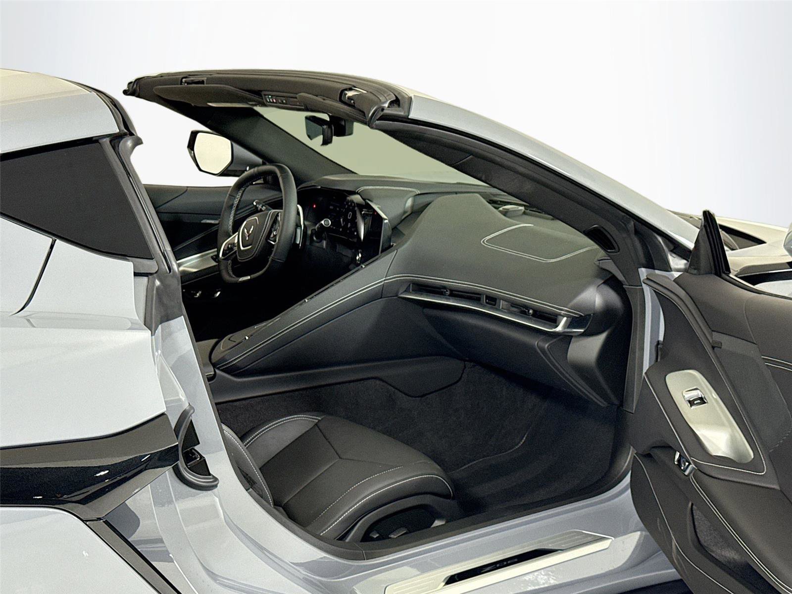 Used 2025 Chevrolet Corvette Z06 RWD image 28
