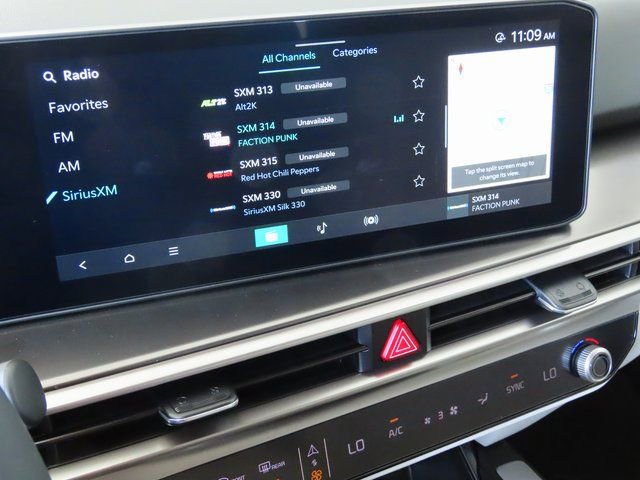 New 2025 Kia Sorento S w/ Panoramic Sunroof Package AWD/4WD image 17