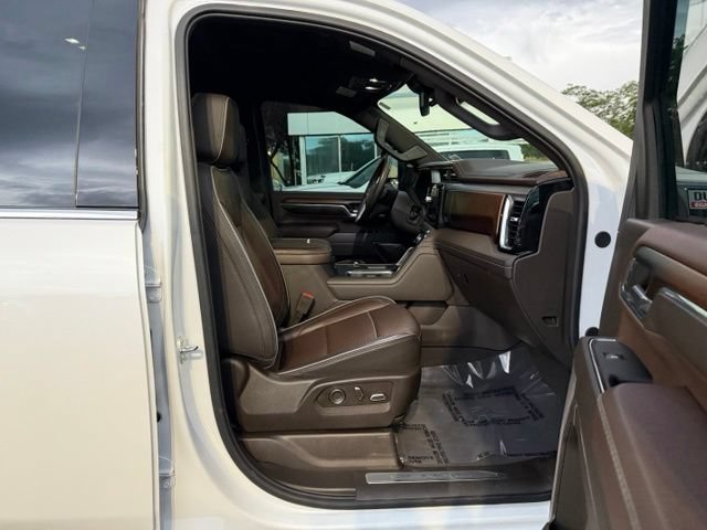 Used 2024 GMC Sierra 3500 Denali AWD/4WD image 39