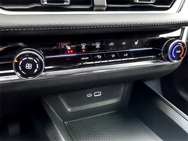 Used 2025 Chevrolet Equinox LT image 20