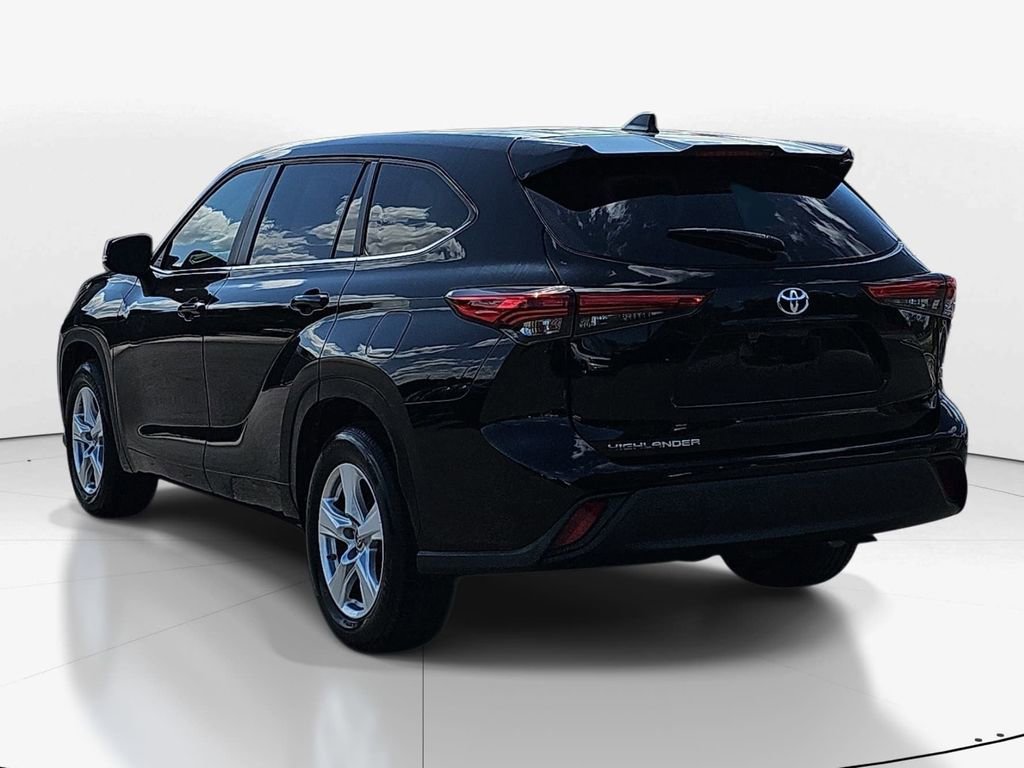 Used 2023 Toyota Highlander L image 7