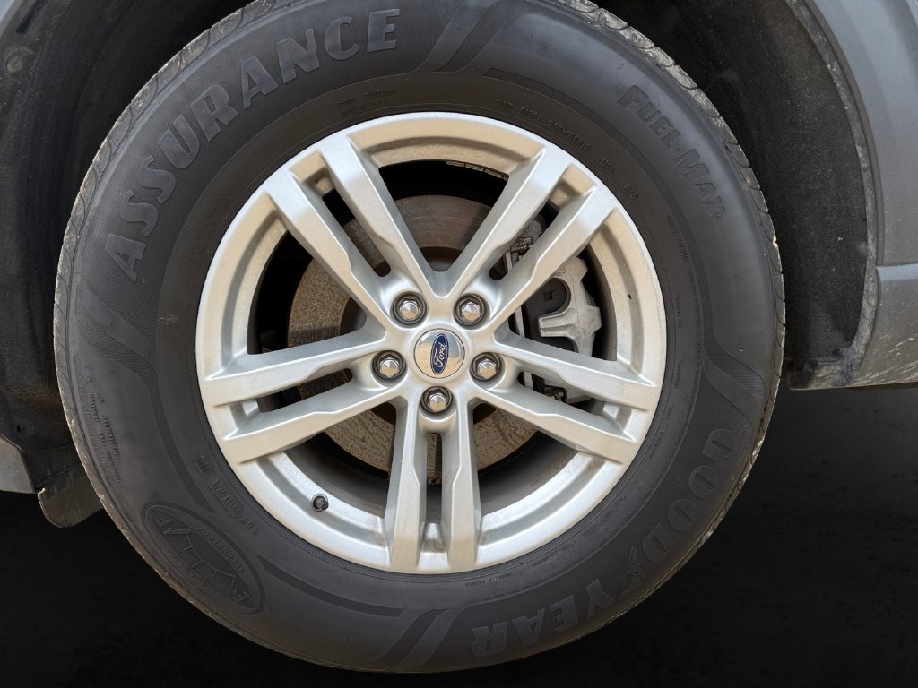 Used 2023 Ford Explorer XLT w/ Equipment Group 202A AWD/4WD image 12