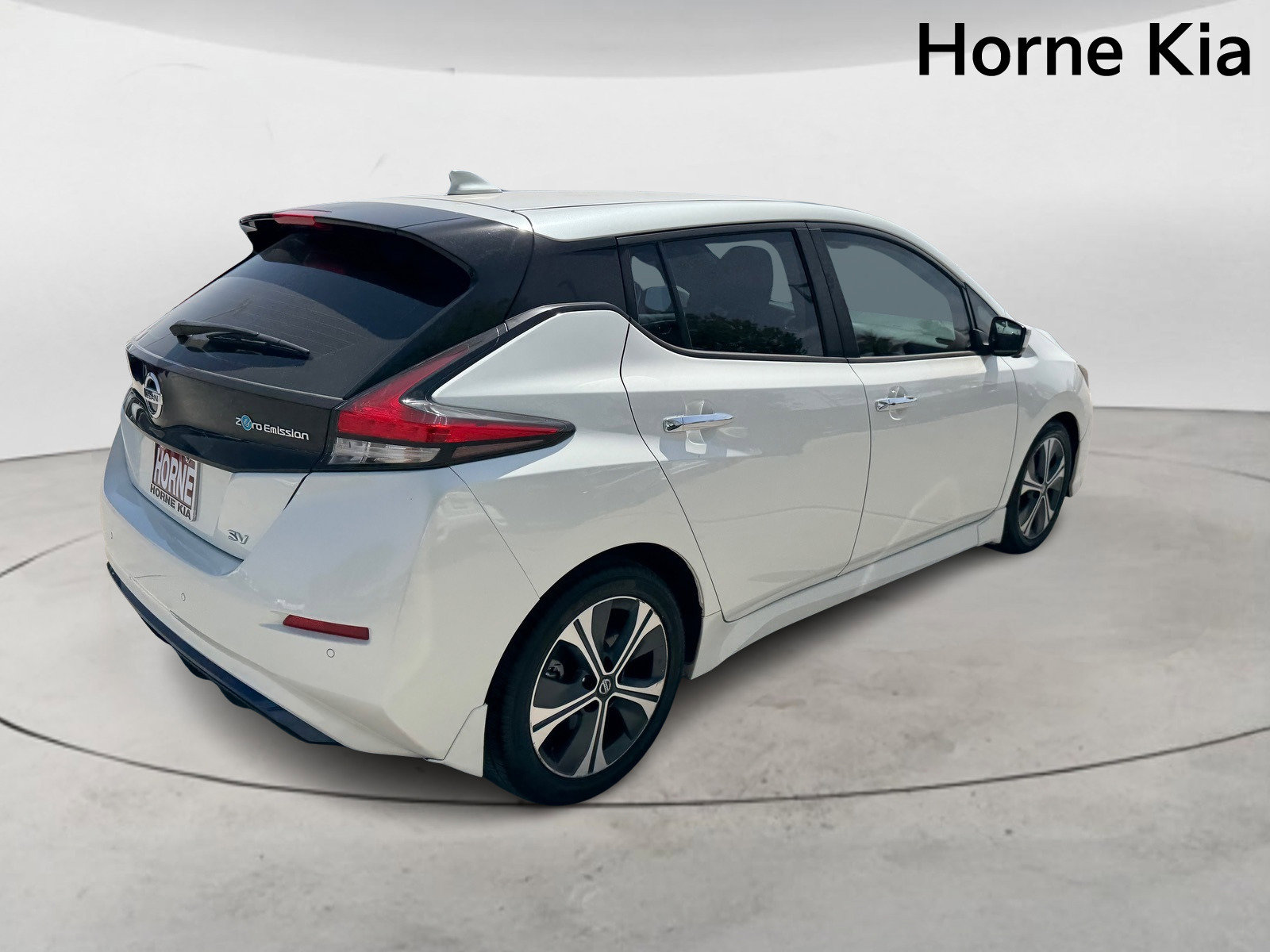 Used 2020 Nissan Leaf SV w/ SV Technology Package image 3