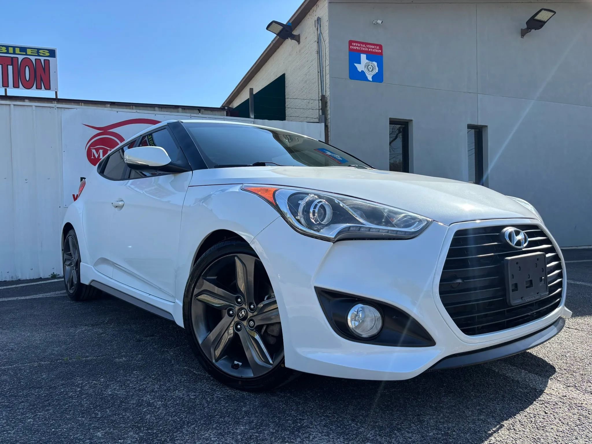 Used 2015 Hyundai Veloster Turbo FWD image 8