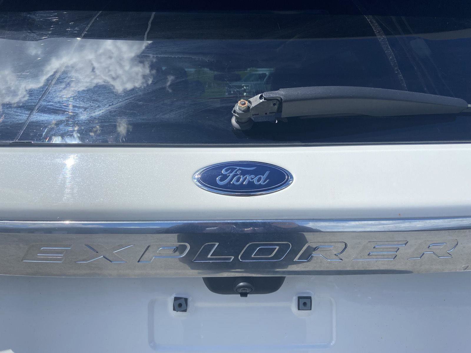 Used 2021 Ford Explorer Platinum w/ Equipment Group 601A AWD/4WD image 34