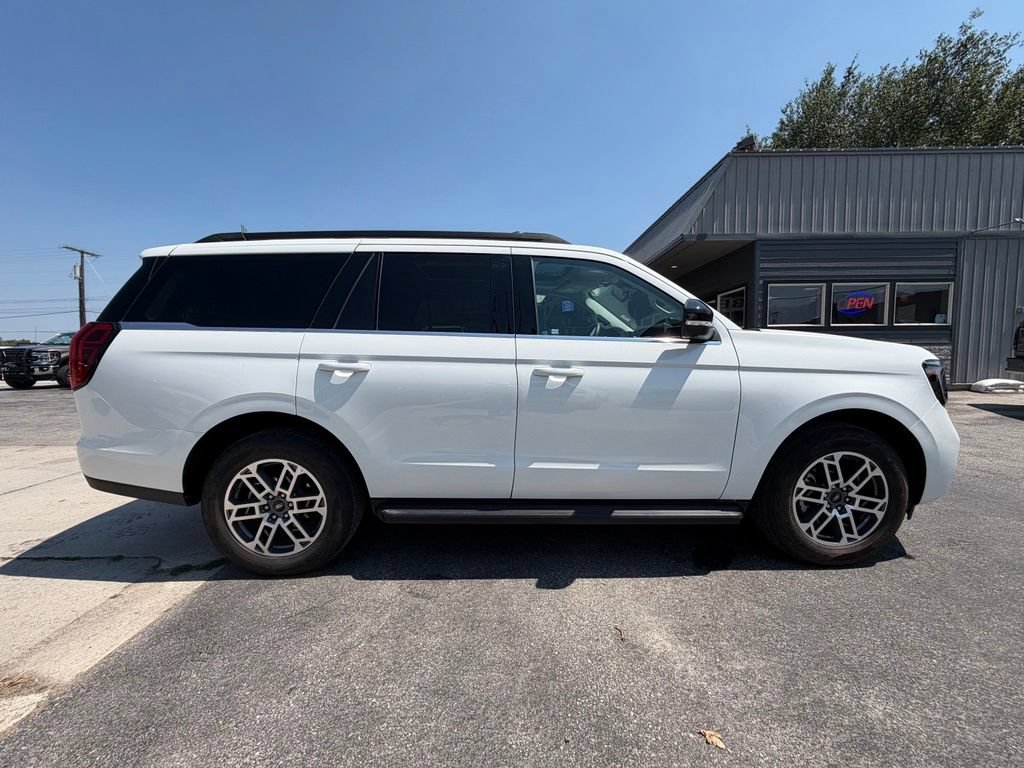 Used 2026 Ford Expedition Active AWD/4WD image 5
