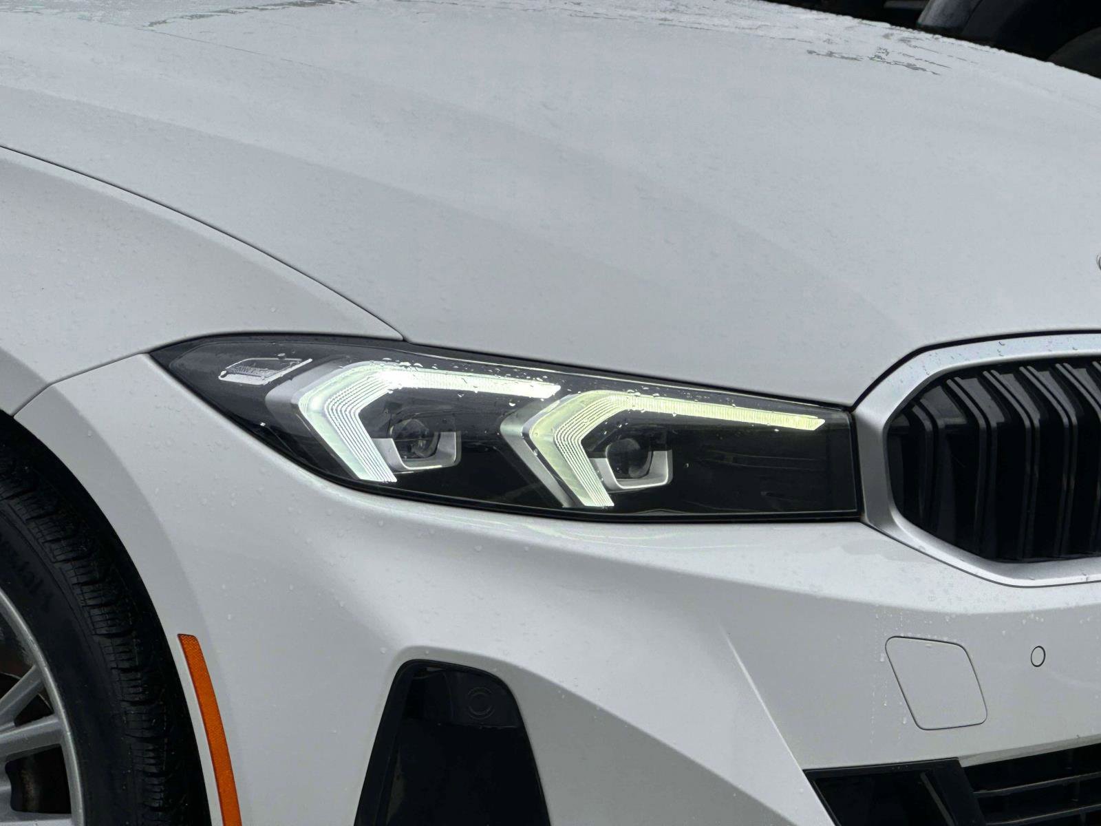 Used 2023 BMW 330i xDrive Sedan w/ Premium Package image 7