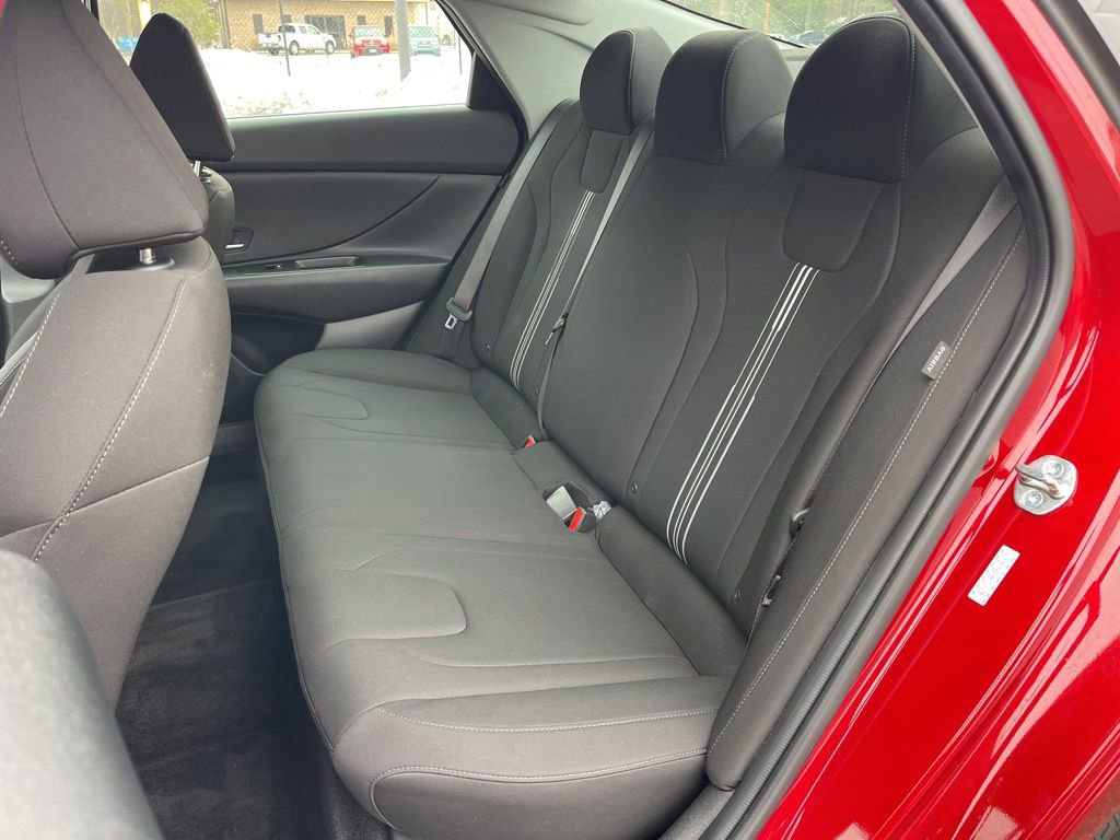 Certified 2024 Hyundai Elantra SEL image 19
