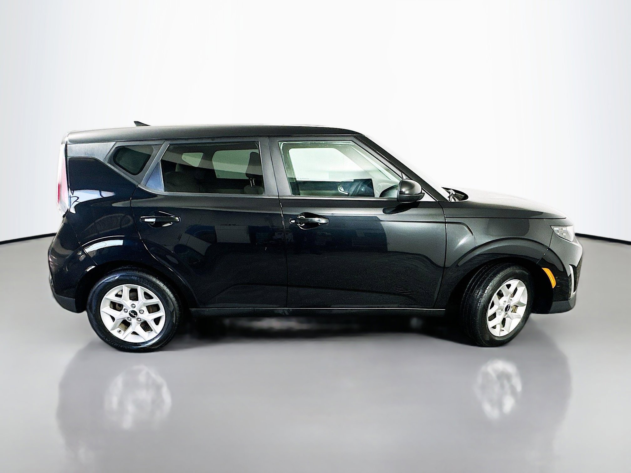 Certified 2023 Kia Soul LX w/ LX Technology Package image 8