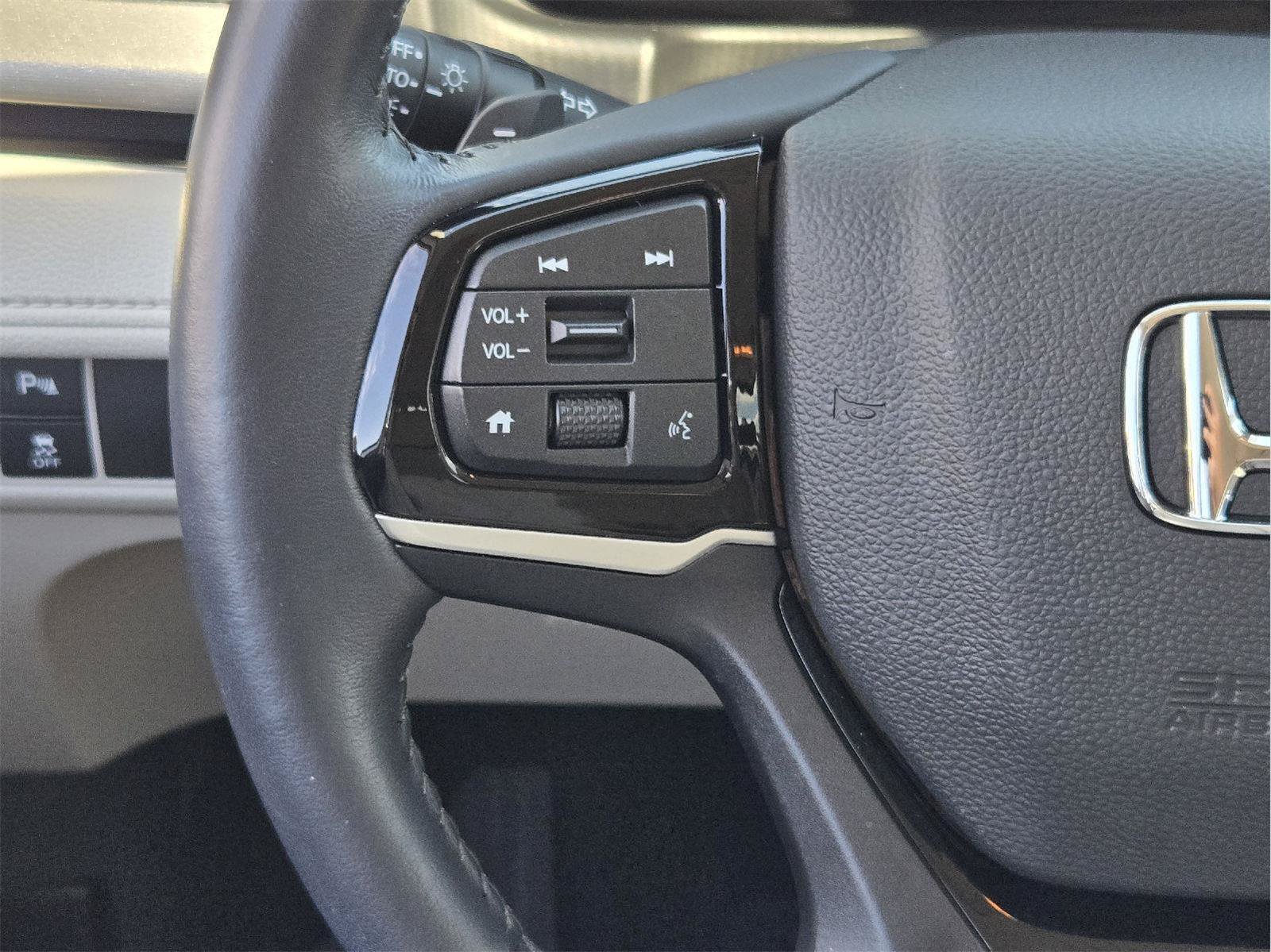 Used 2025 Honda Odyssey Touring image 27
