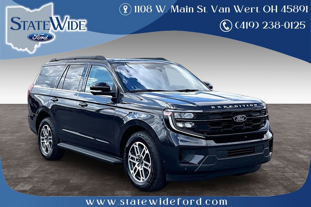 Used 2025 Ford Expedition Active AWD/4WD image 1