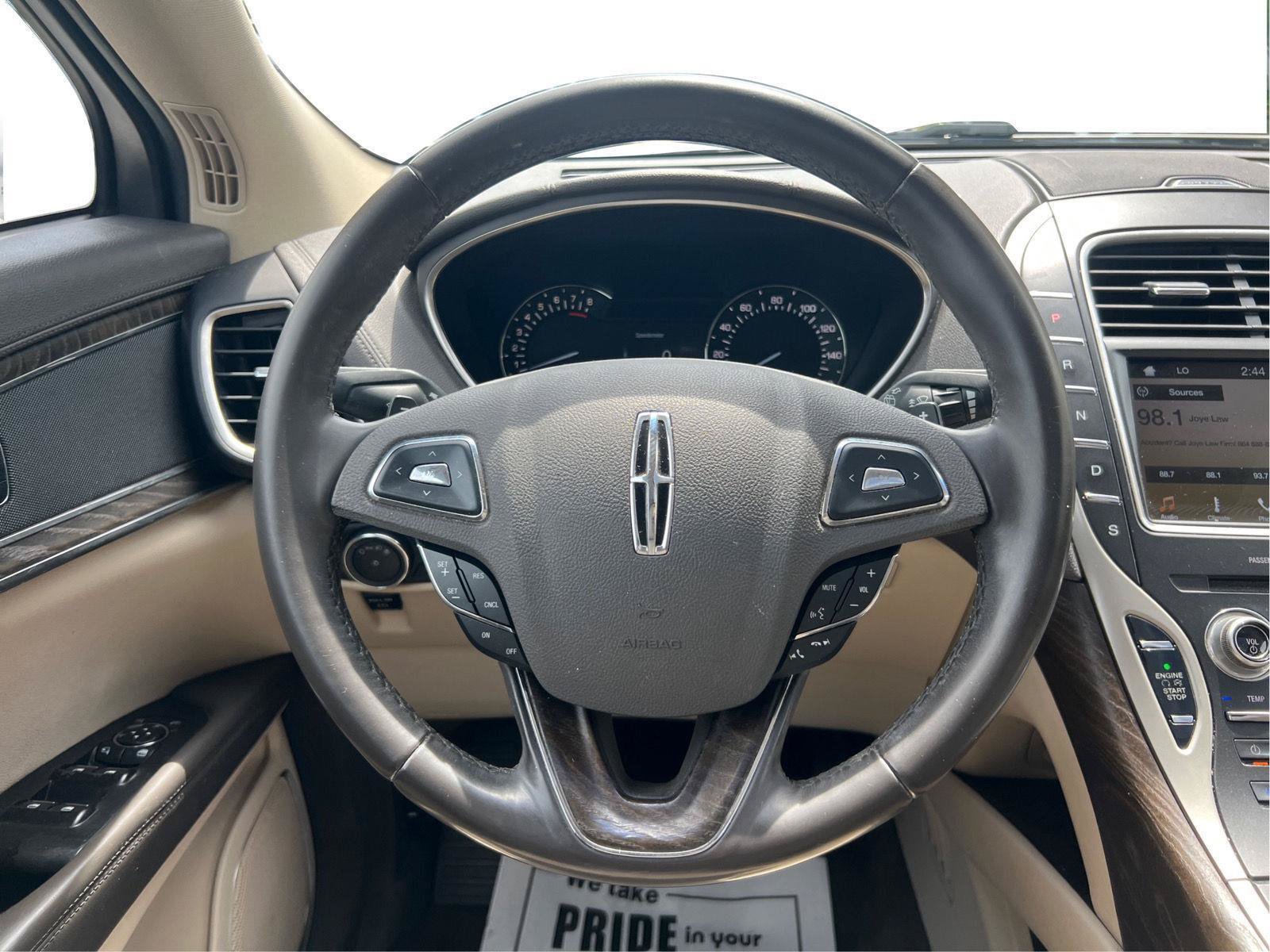 Used 2017 Lincoln MKX Reserve FWD image 18