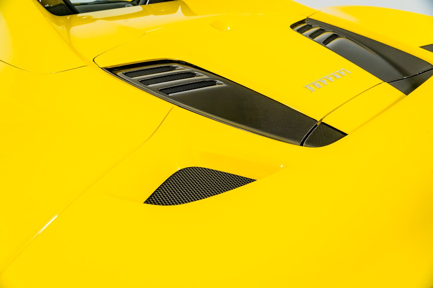 Used 2022 Ferrari F8 Tributo RWD image 52