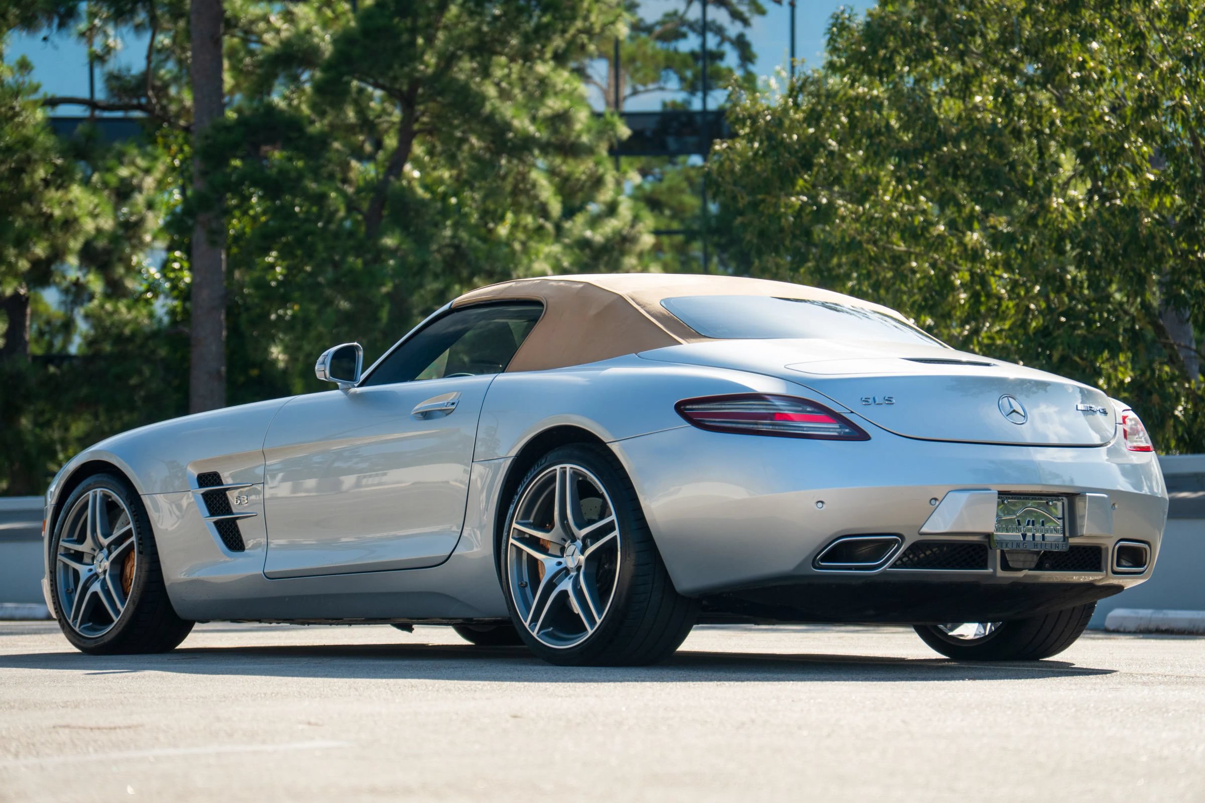 Used 2012 Mercedes-Benz SLS AMG Roadster image 9