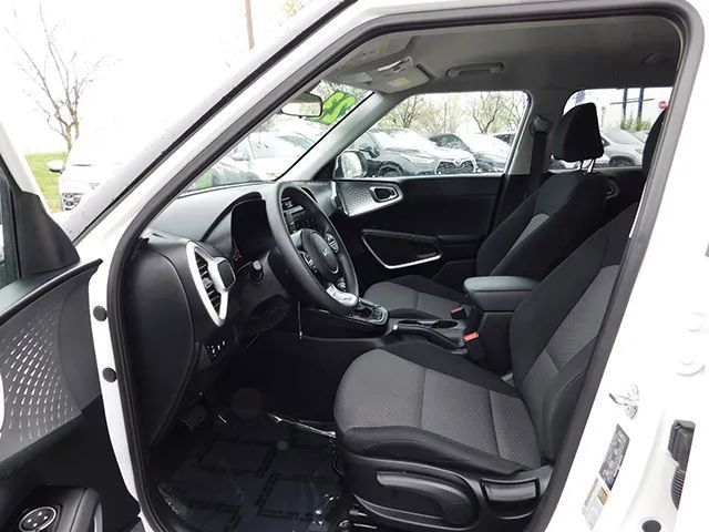 Used 2023 Kia Soul LX w/ Option Group 015 FWD image 12