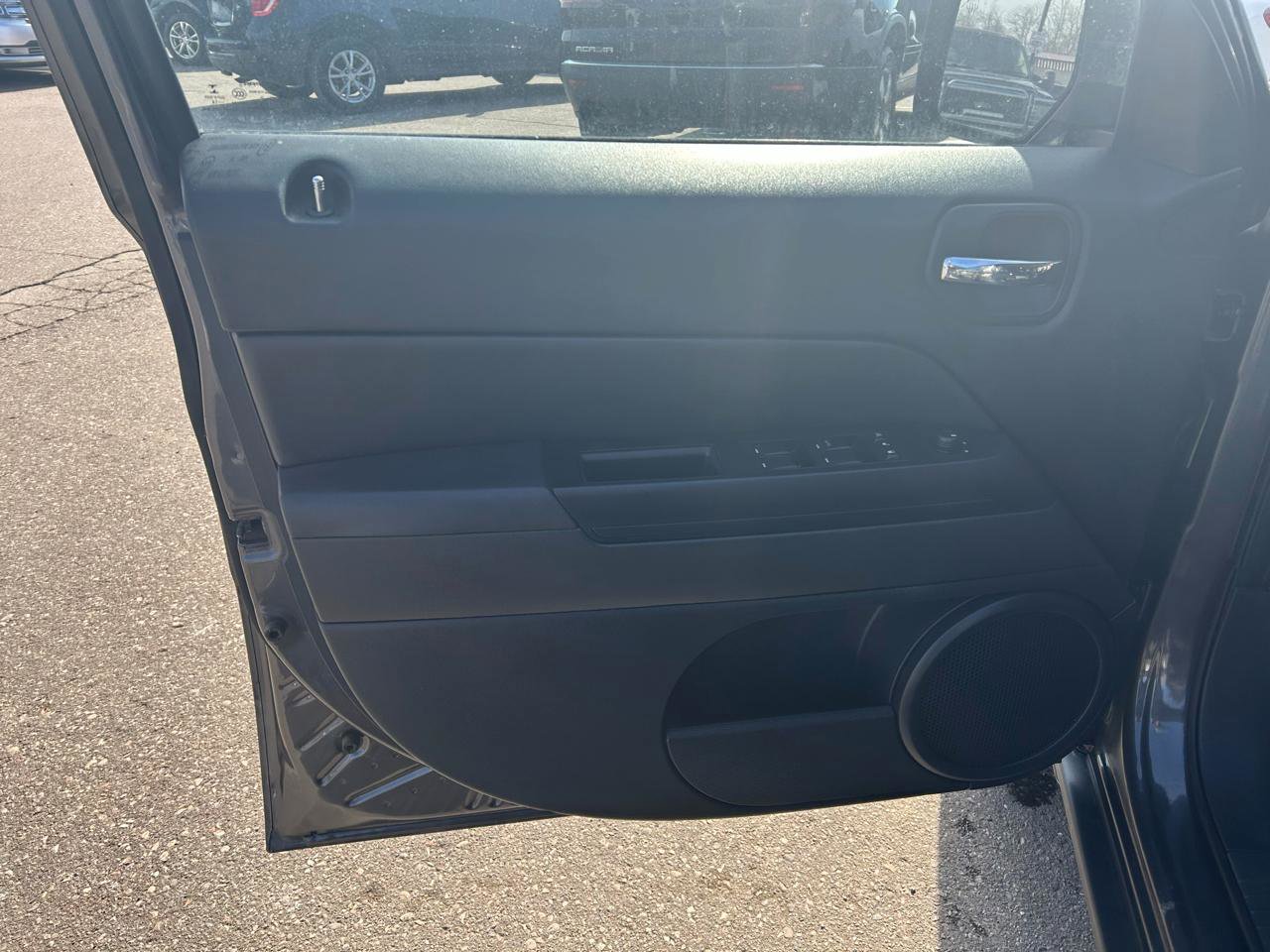 Used 2016 Jeep Patriot High Altitude image 14