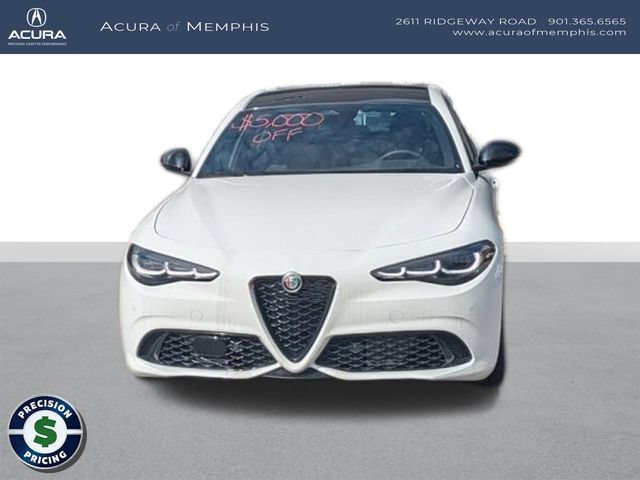 Used 2025 Alfa Romeo Giulia AWD image 1