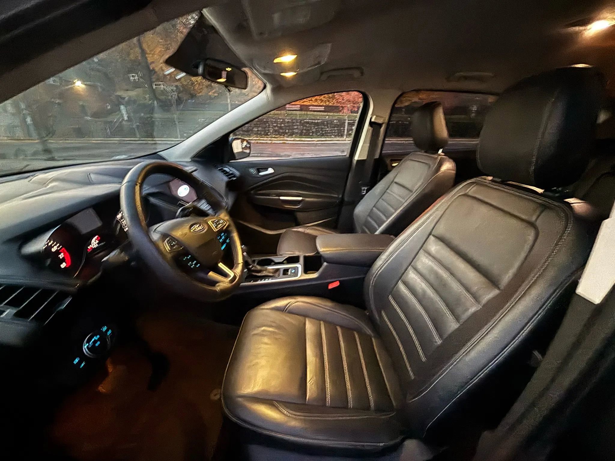 Used 2018 Ford Escape SEL image 13