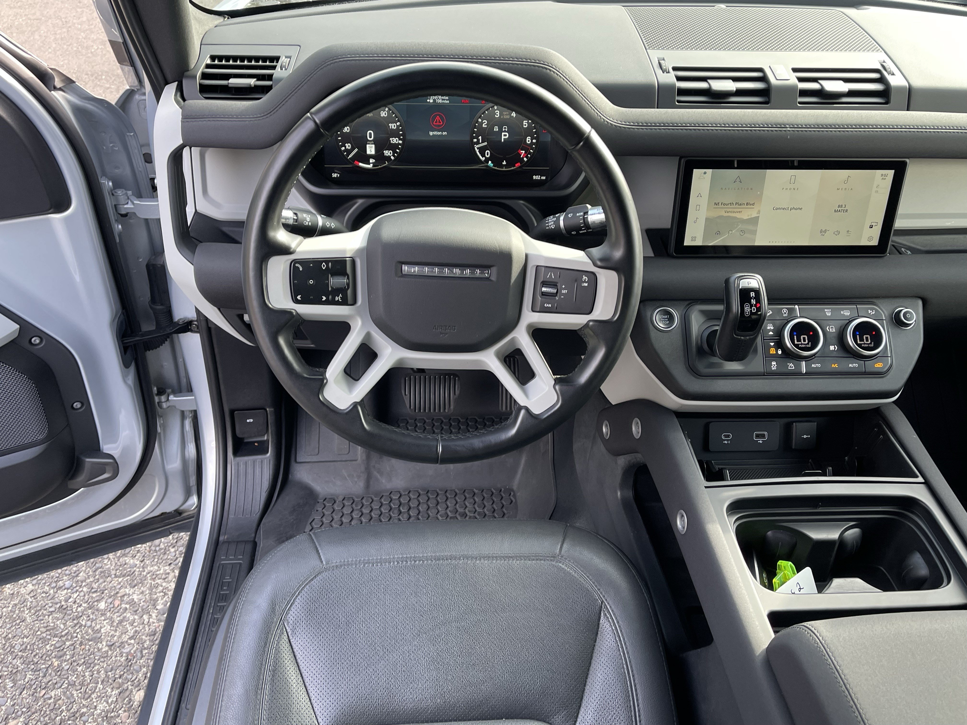 Used 2022 Land Rover Defender 110 SE AWD/4WD image 11