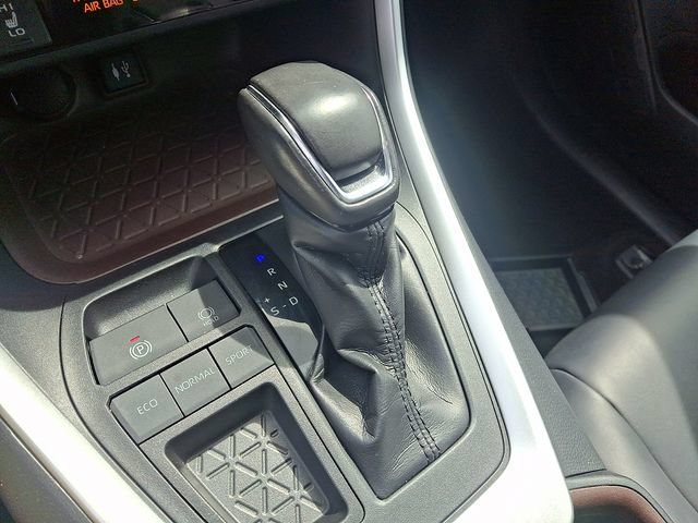 Used 2019 Toyota RAV4 Limited FWD image 14