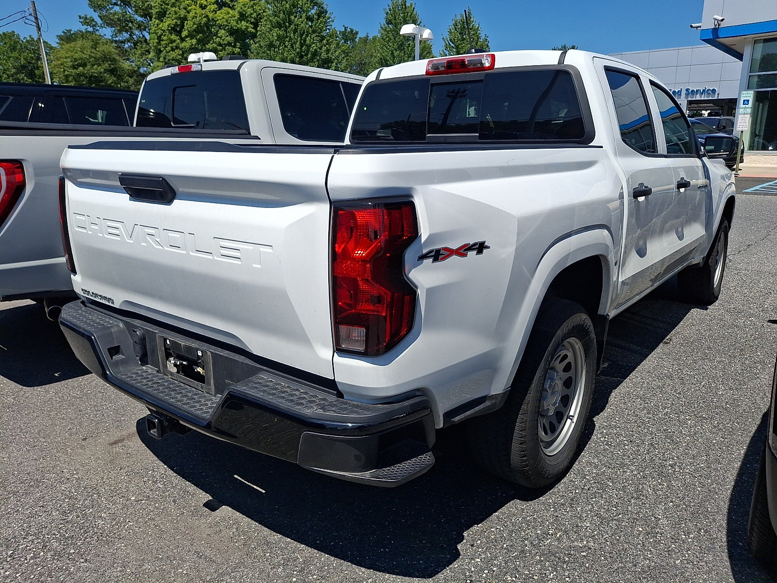 Used 2024 Chevrolet Colorado W/T w/ WT Convenience Package II AWD/4WD image 8