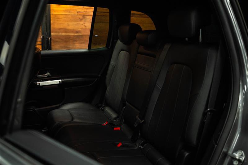 Used 2022 Mercedes-Benz GLB 250 w/ Premium Package Lite image 11