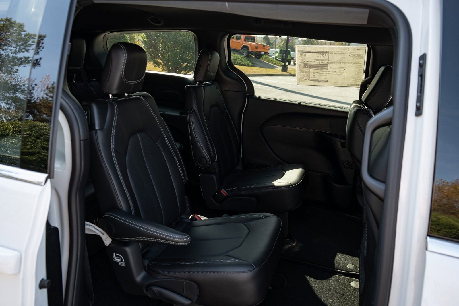 New 2026 Chrysler Voyager LX image 21